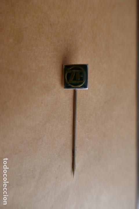 Pins de colecci&oacute;n: INSIGNIA ZF - Foto 2