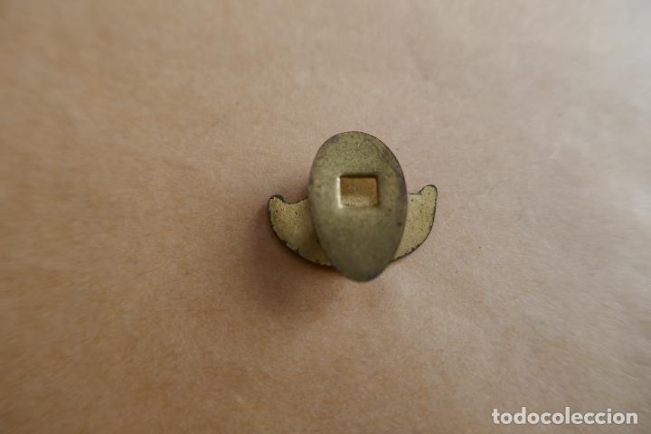 Pins de colecci&oacute;n: IMPERDIBLE PIN DE OJAL - Foto 2
