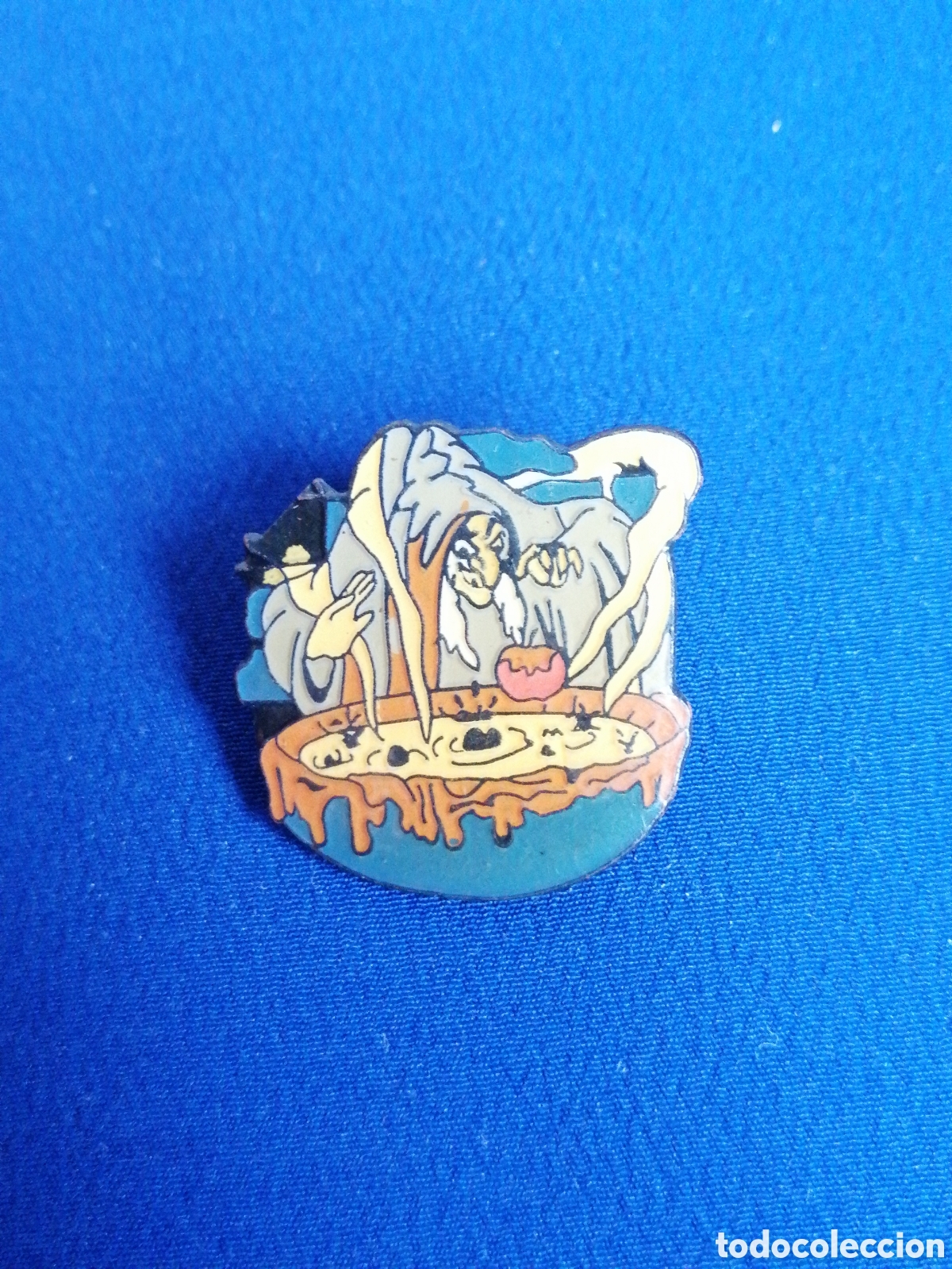 Pins de colecci&oacute;n: CENICIENTA BRUJA PIN - Foto 1