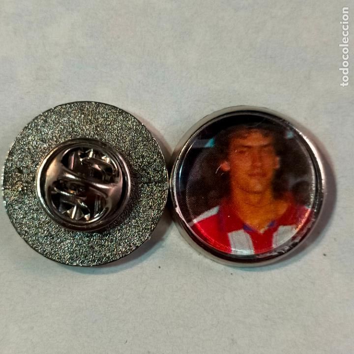Pins de colecci&oacute;n: pin redondo metal - f&uacute;tbol equipo club Atl&eacute;tico de Madrid JUGADOR