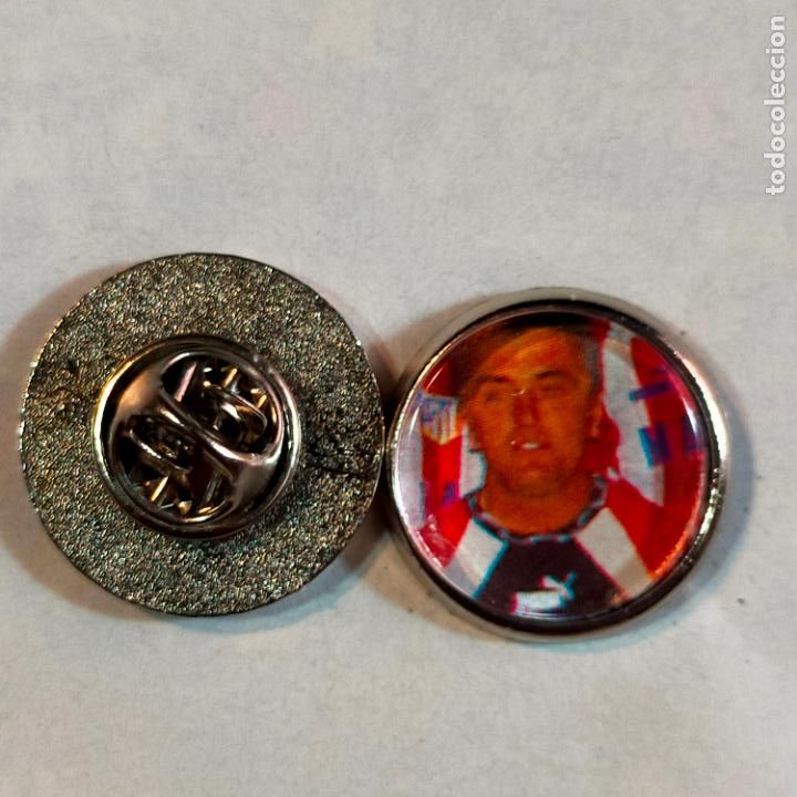 Pins de colecci&oacute;n: pin redondo metal - f&uacute;tbol equipo club Atl&eacute;tico de Madrid JUGADOR