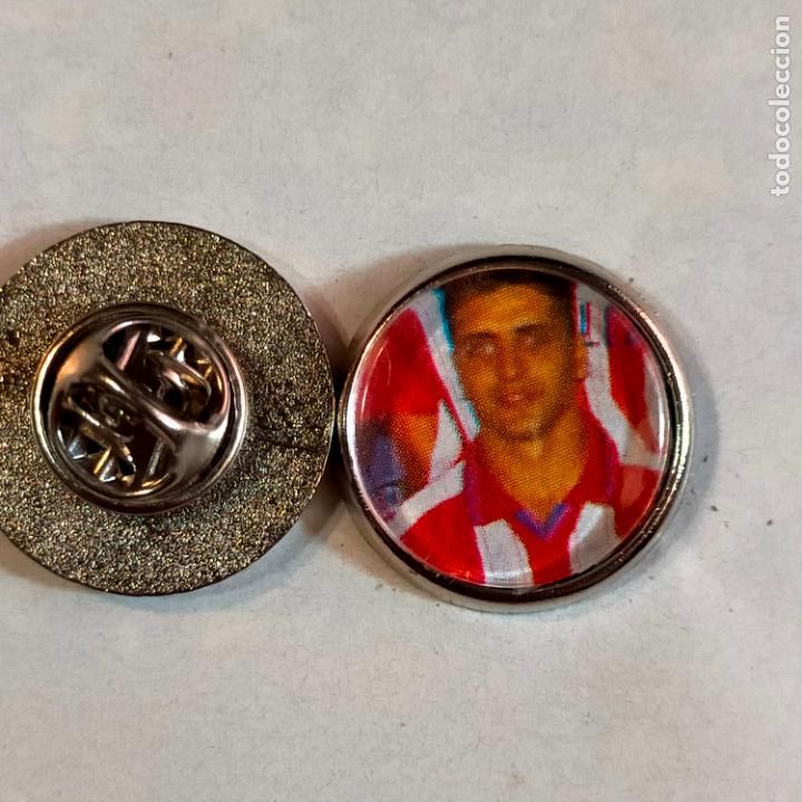 Pins de colecci&oacute;n: pin redondo metal - f&uacute;tbol equipo club Atl&eacute;tico de Madrid JUGADOR