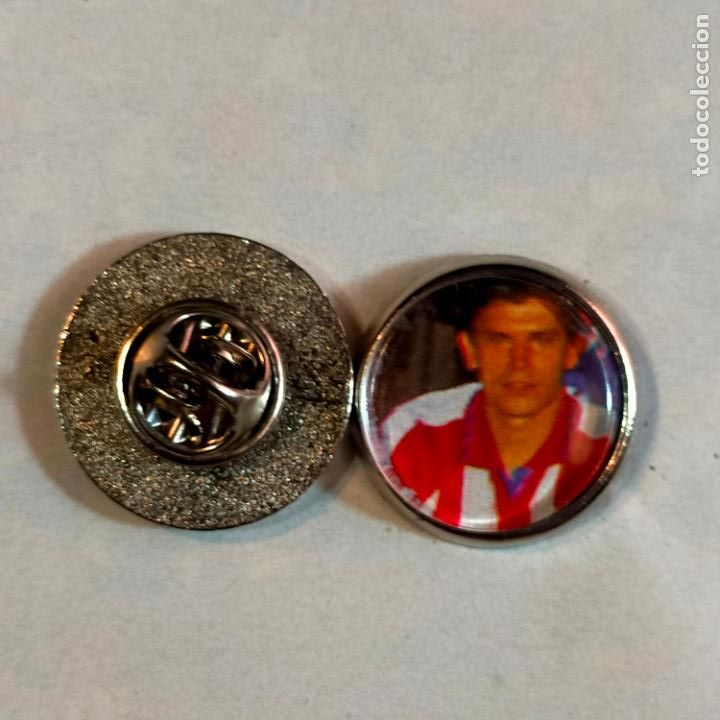 Pin's de collection: pin redondo metal - f&uacute;tbol equipo club Atl&eacute;tico de Madrid JUGADOR