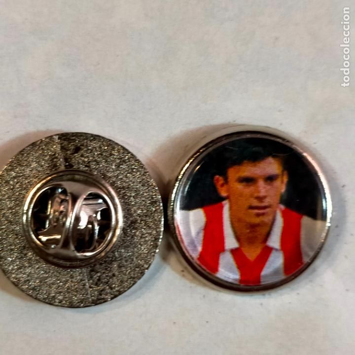 Pins de colecci&oacute;n: pin redondo metal - f&uacute;tbol equipo club Atl&eacute;tico de Madrid JUGADOR
