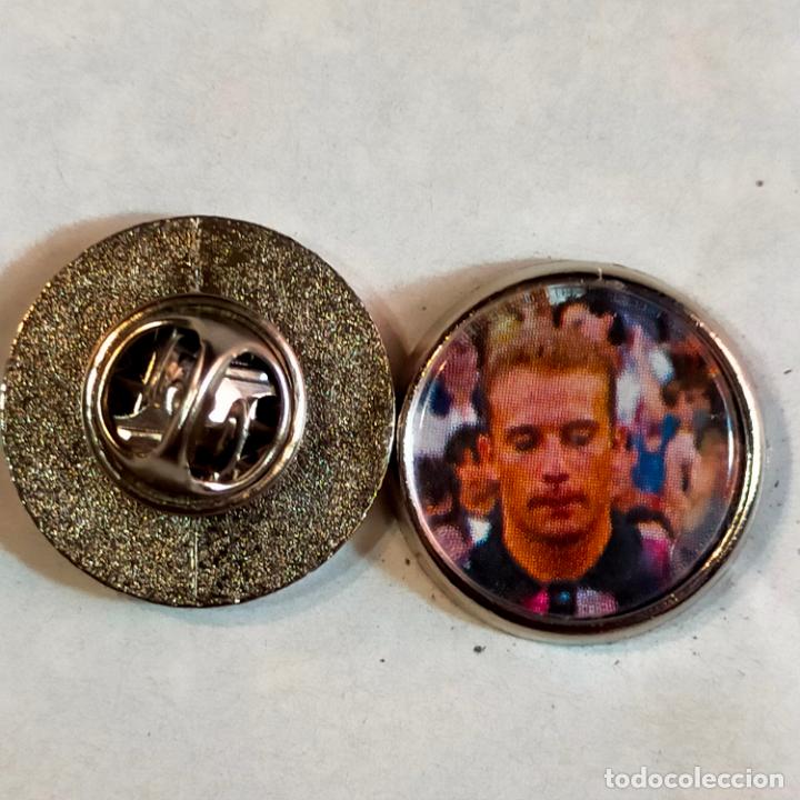 Pins de colecci&oacute;n: pin redondo metal - f&uacute;tbol equipo club Atl&eacute;tico de Madrid JUGADOR