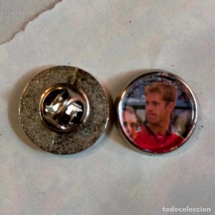 Pins de colecci&oacute;n: pin redondo metal - f&uacute;tbol equipo club ATLETICO OSASUNA JUGADOR