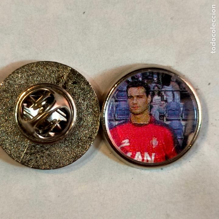Pin's de collection: pin redondo metal - f&uacute;tbol equipo club ATLETICO OSASUNA JUGADOR