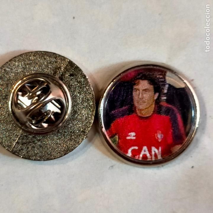 Pin's de collection: pin redondo metal - f&uacute;tbol equipo club ATLETICO OSASUNA JUGADOR