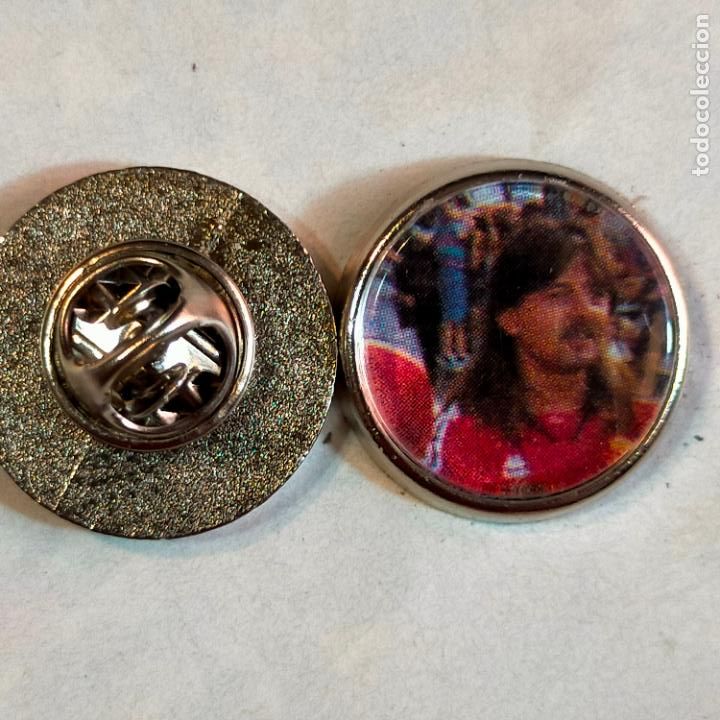Pins de cole&ccedil;&atilde;o: pin redondo metal - f&uacute;tbol equipo club ATLETICO OSASUNA JUGADOR