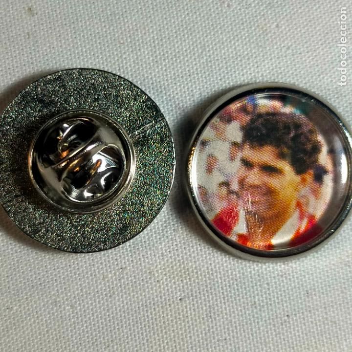 Pins de colecci&oacute;n: pin redondo metal - f&uacute;tbol equipo club Atl&eacute;tico de Madrid JUGADOR