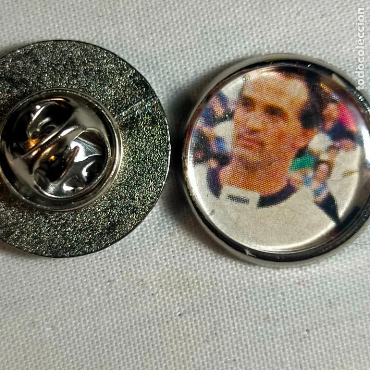 Pin's de collection: pin redondo metal - f&uacute;tbol equipo club Atl&eacute;tico de Madrid JUGADOR