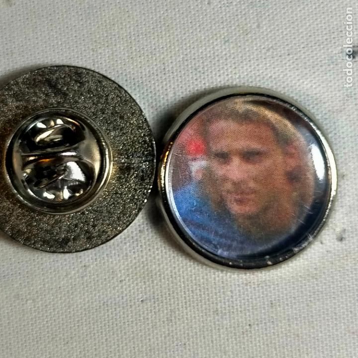Pin's de collection: pin redondo metal - f&uacute;tbol equipo club Atl&eacute;tico de Madrid JUGADOR
