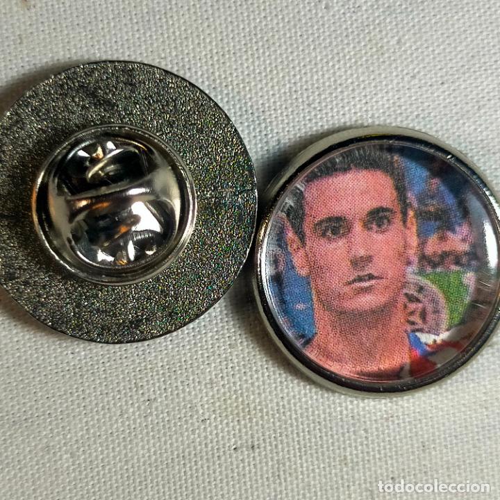 Pins de colecci&oacute;n: pin redondo metal - f&uacute;tbol equipo club Atl&eacute;tico de Madrid JUGADOR