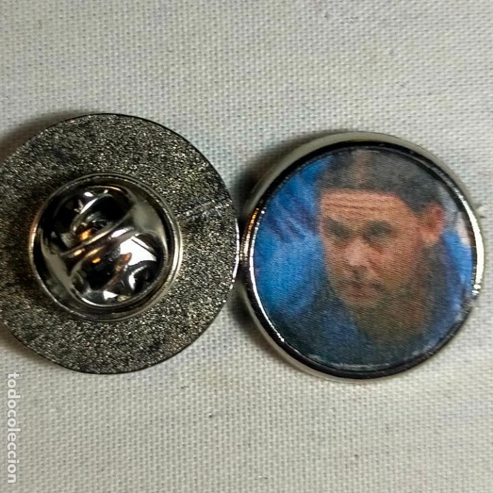Pins de colecci&oacute;n: pin redondo metal - f&uacute;tbol equipo club Atl&eacute;tico de Madrid JUGADOR