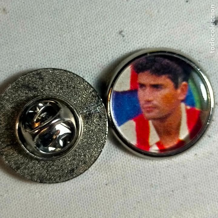 Pins de colecci&oacute;n: pin redondo metal - f&uacute;tbol equipo club Atl&eacute;tico de Madrid JUGADOR