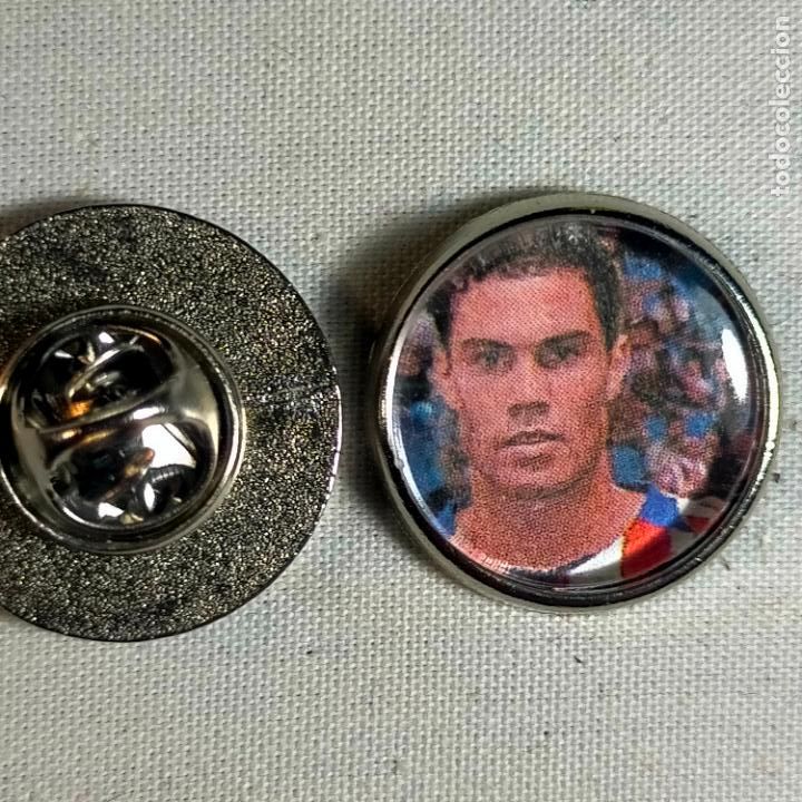 Pins de cole&ccedil;&atilde;o: pin redondo metal - f&uacute;tbol equipo club Atl&eacute;tico de Madrid JUGADOR