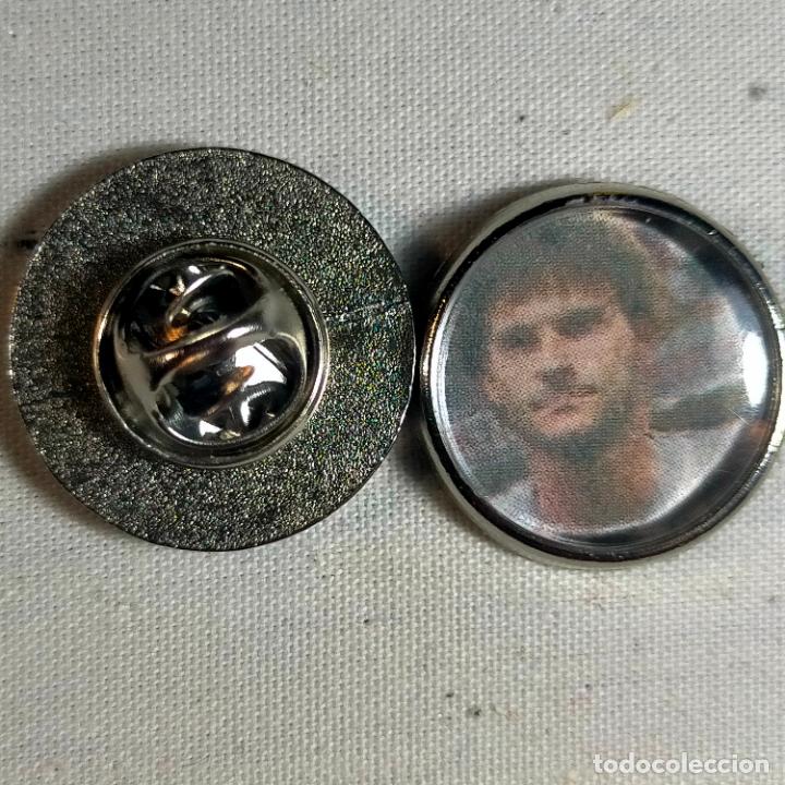 Pins de colecci&oacute;n: pin redondo metal - f&uacute;tbol equipo club Atl&eacute;tico de Madrid JUGADOR