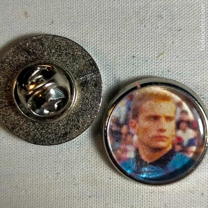 Pins de cole&ccedil;&atilde;o: pin redondo metal - f&uacute;tbol equipo club Atl&eacute;tico de Madrid JUGADOR