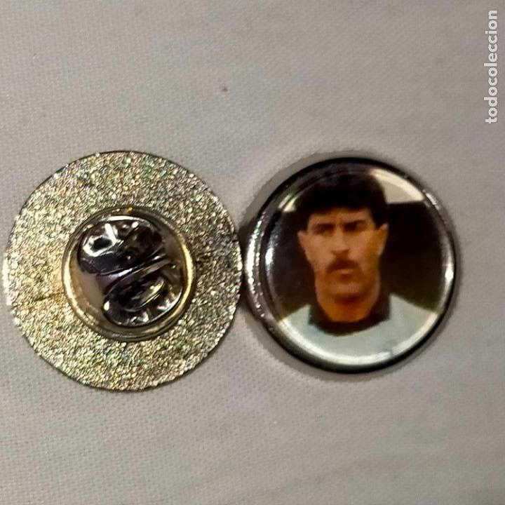Pins de colecci&oacute;n: pin redondo metal - f&uacute;tbol equipo club deportivo Castell&oacute;n JUGADOR