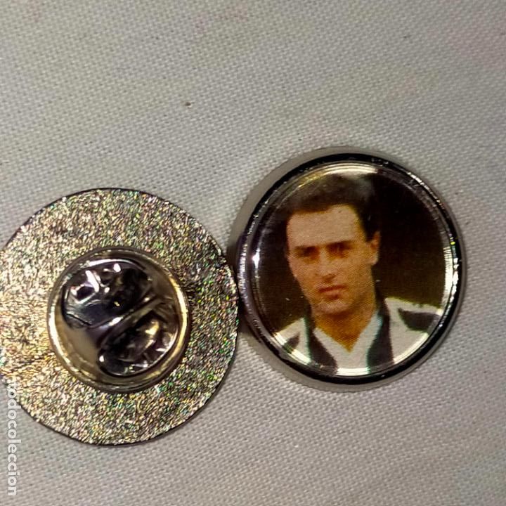 Pins de colecci&oacute;n: pin redondo metal - f&uacute;tbol equipo club deportivo Castell&oacute;n JUGADOR