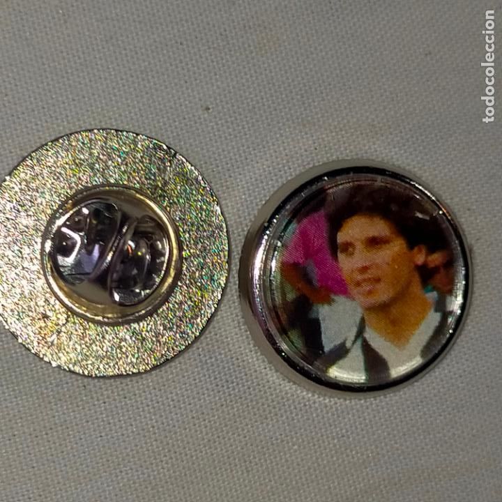 Collection pins: pin redondo metal - f&uacute;tbol equipo club deportivo Castell&oacute;n JUGADOR