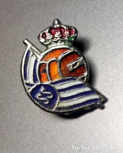 Pins de colecci&oacute;n: INSIGNIA ESCUDO REAL SOCIDAD AGUJA FUTBOL