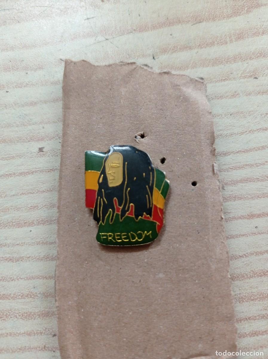 Pins de colecci&oacute;n: Pin Bob Marley - Freedom - Foto 1