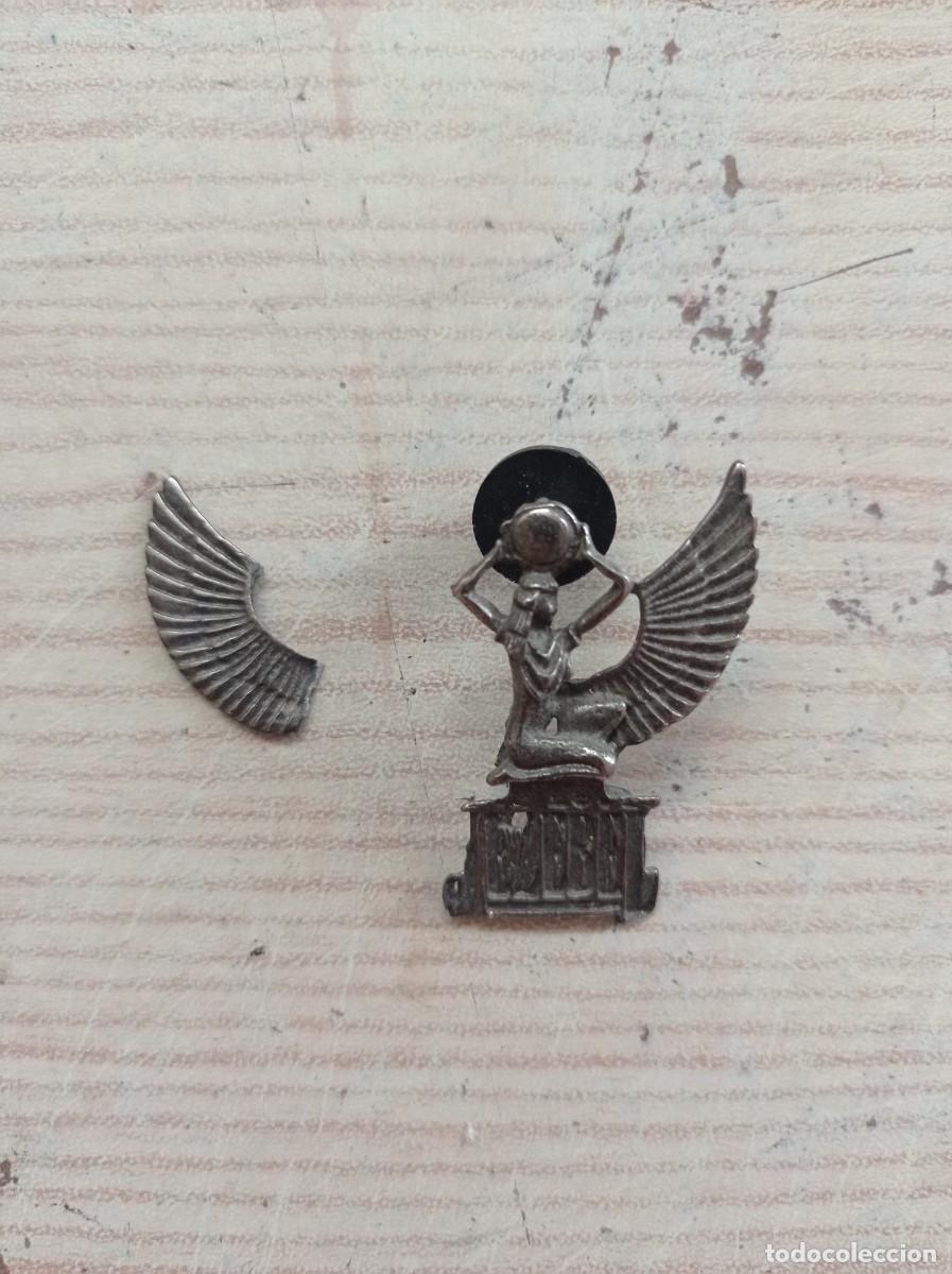 Sammlung von Pins: Pin Heavy Metal Jezebel - Roto