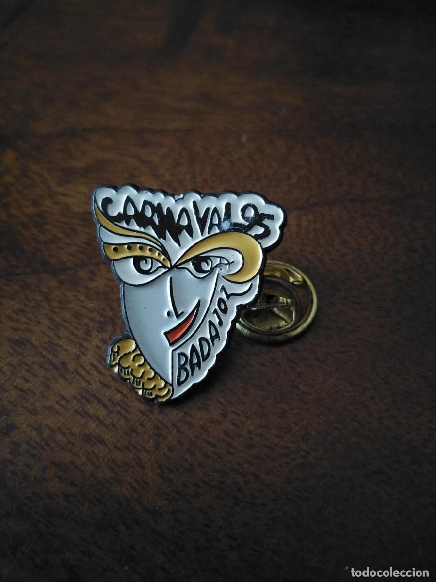 Pins de colecci&oacute;n: Pin Carnaval de Badajoz a&ntilde;o 1995. - Foto 1