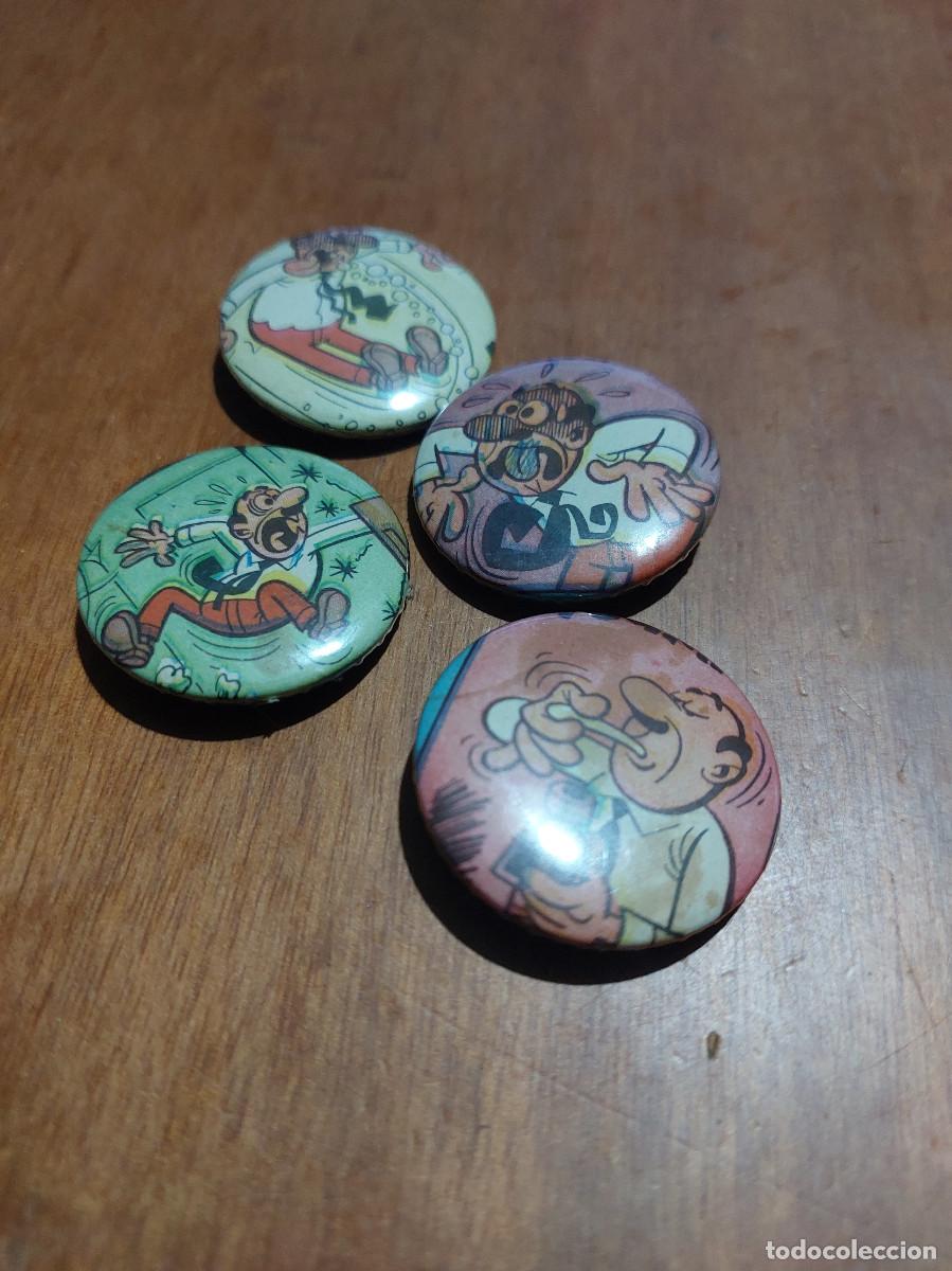 Sammlung von Pins: LA FAMILIA TRAPISONDA. IBA&Ntilde;EZ. 4 CHAPA. PIN. 31 MM. MET&Aacute;LICA POR DETR&Aacute;S. SIN USO. DIFICIL