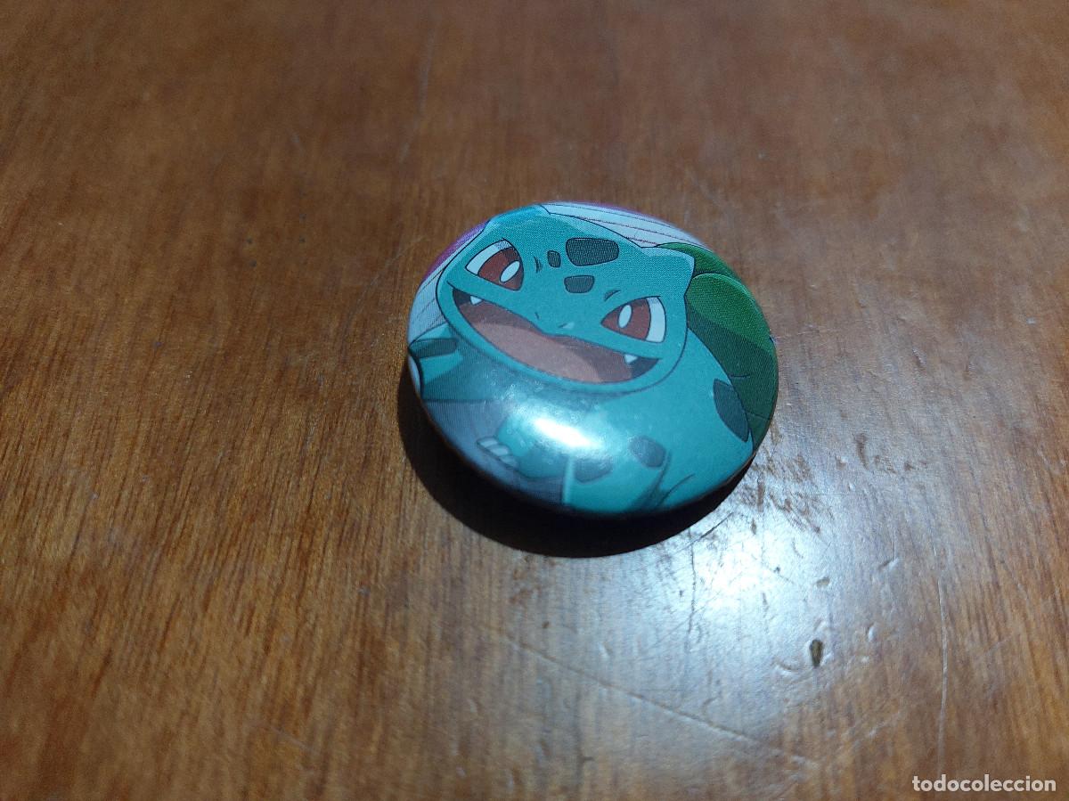 Sammlung von Pins: BULLSASAUR. POKEMON. CHAPA. PIN. 31 MM. MET&Aacute;LICA POR DETR&Aacute;S. SIN USO. DIFICIL