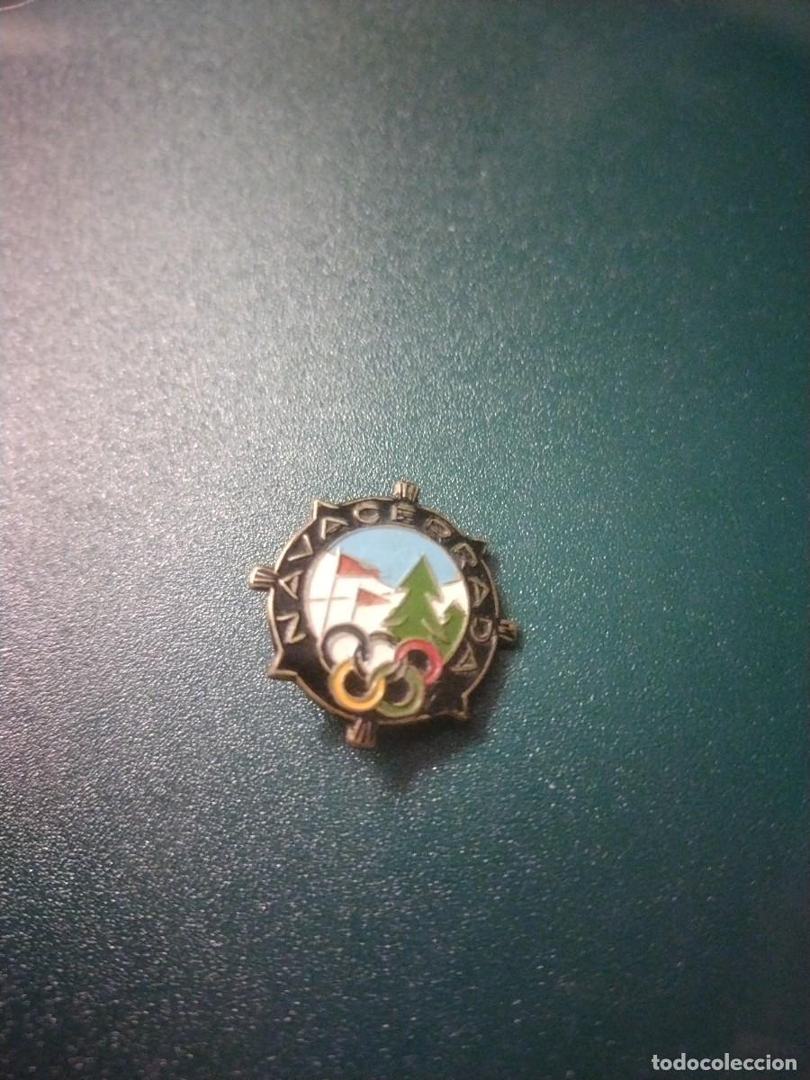 Pins de colecci&oacute;n: Antiguo pin de alfiler Navacerrada - Foto 1