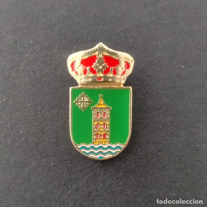 Pins de colecci&oacute;n: Pin escudo Cabanillas del Campo (GUADALAJARA)