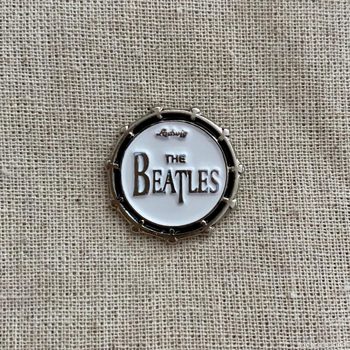 Pins de colecci&oacute;n: PIN BOMBO THE BEATLES BATER&Iacute;A NUEVO Y SIN USO METALICO Y ESMALTADO MEDIDA 2 CMS. DIAMETRO APROX.