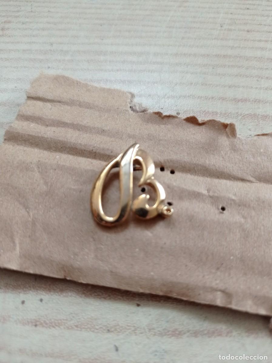 Pin Letra B