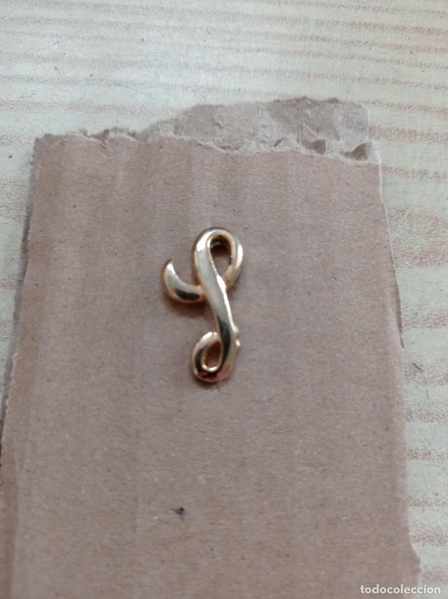 Sammlung von Pins: Pin Letra L - Lote 4
