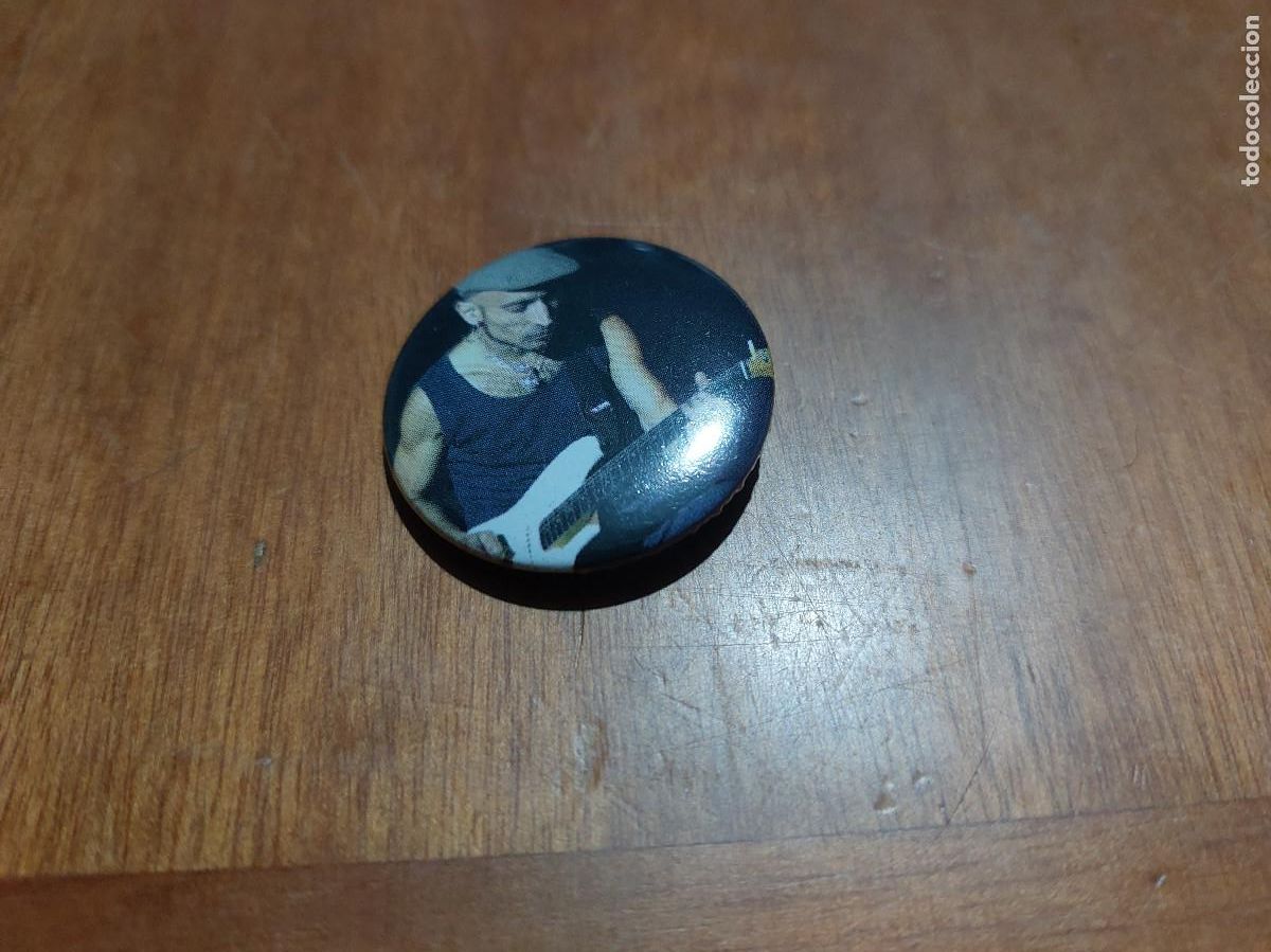 Pins de colecci&oacute;n: FITO TOCANDO LA GUITARRA. Y LOS FITIPALDI. M&Uacute;SICA. PIN. 31 MM. MET&Aacute;LICA POR DETR&Aacute;S. SIN USO. DIFICIL