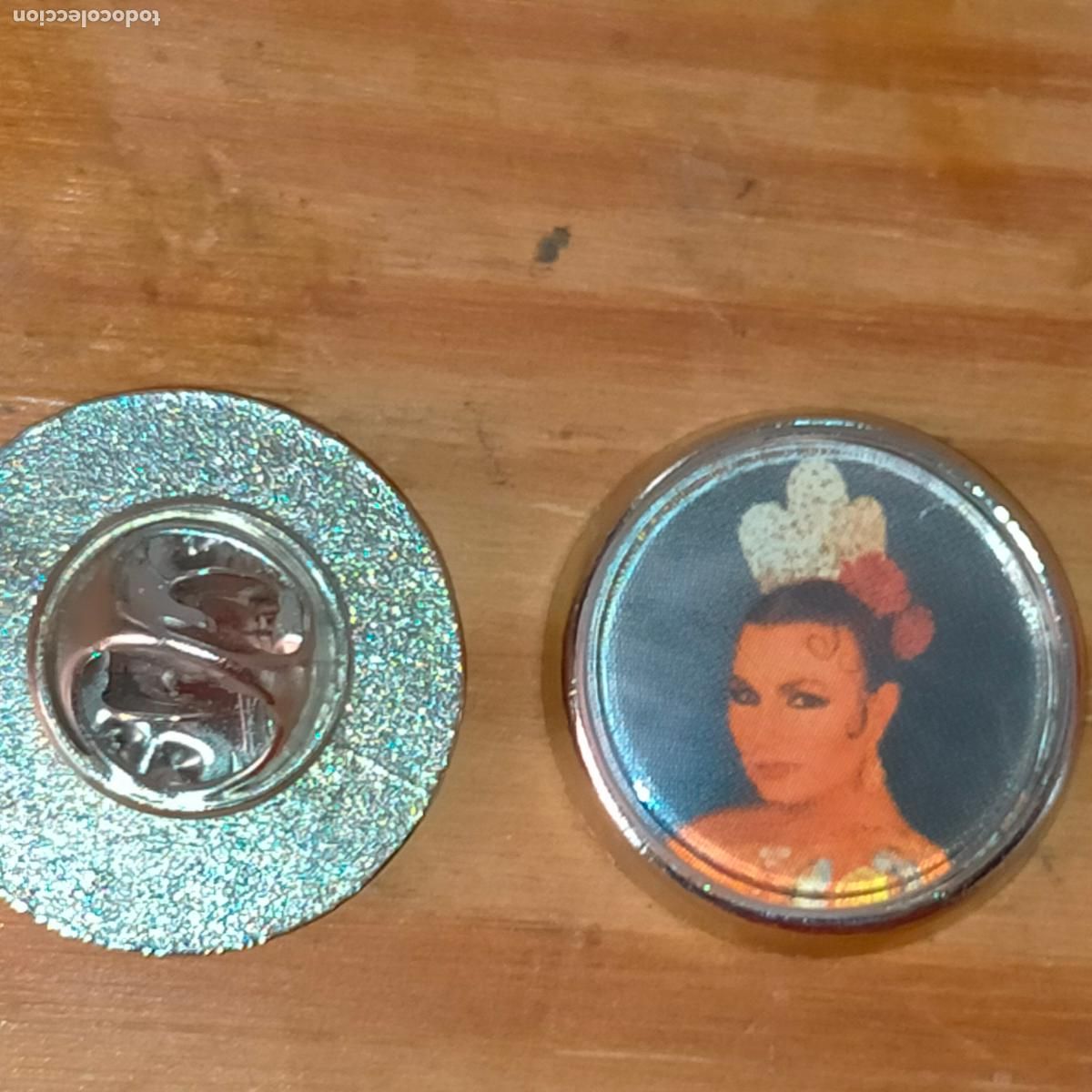 Pin's de collection: PIN REDONDO METAL - CANTANTE ARTISTA COPLA ROCIO JURADO