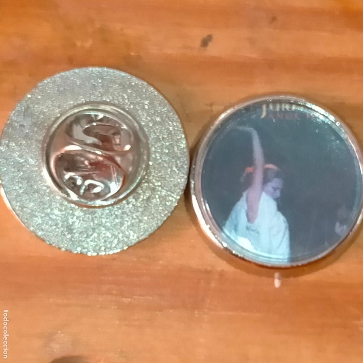 Pins de cole&ccedil;&atilde;o: PIN REDONDO METAL - CANTANTE ARTISTA COPLA ROCIO JURADO