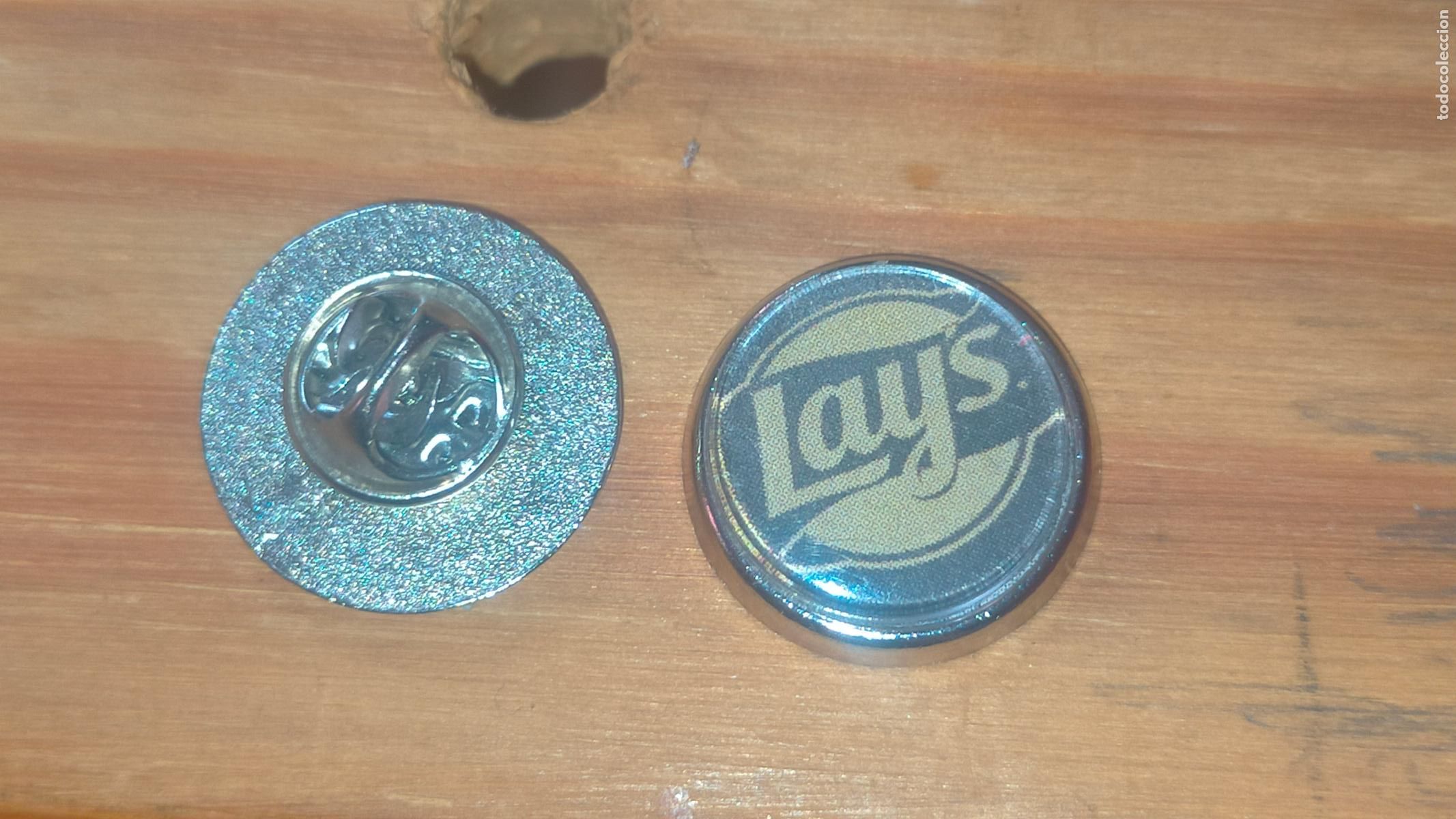 Collection pins: PIN REDONDO METAL - patatas fritas lays