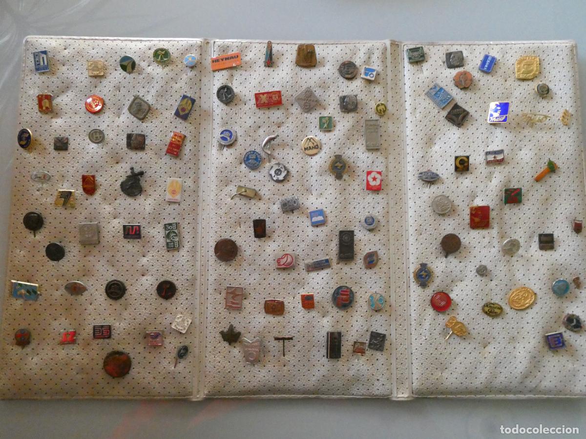 Pins de colecci&oacute;n: ANTIGUO &Aacute;LBUM CON 105 INSIGNIAS DE ALFILER. ANTIGUA YUGOSLAVIA. PUBLICIDAD POL&Iacute;TICA DEPORTE 480GR