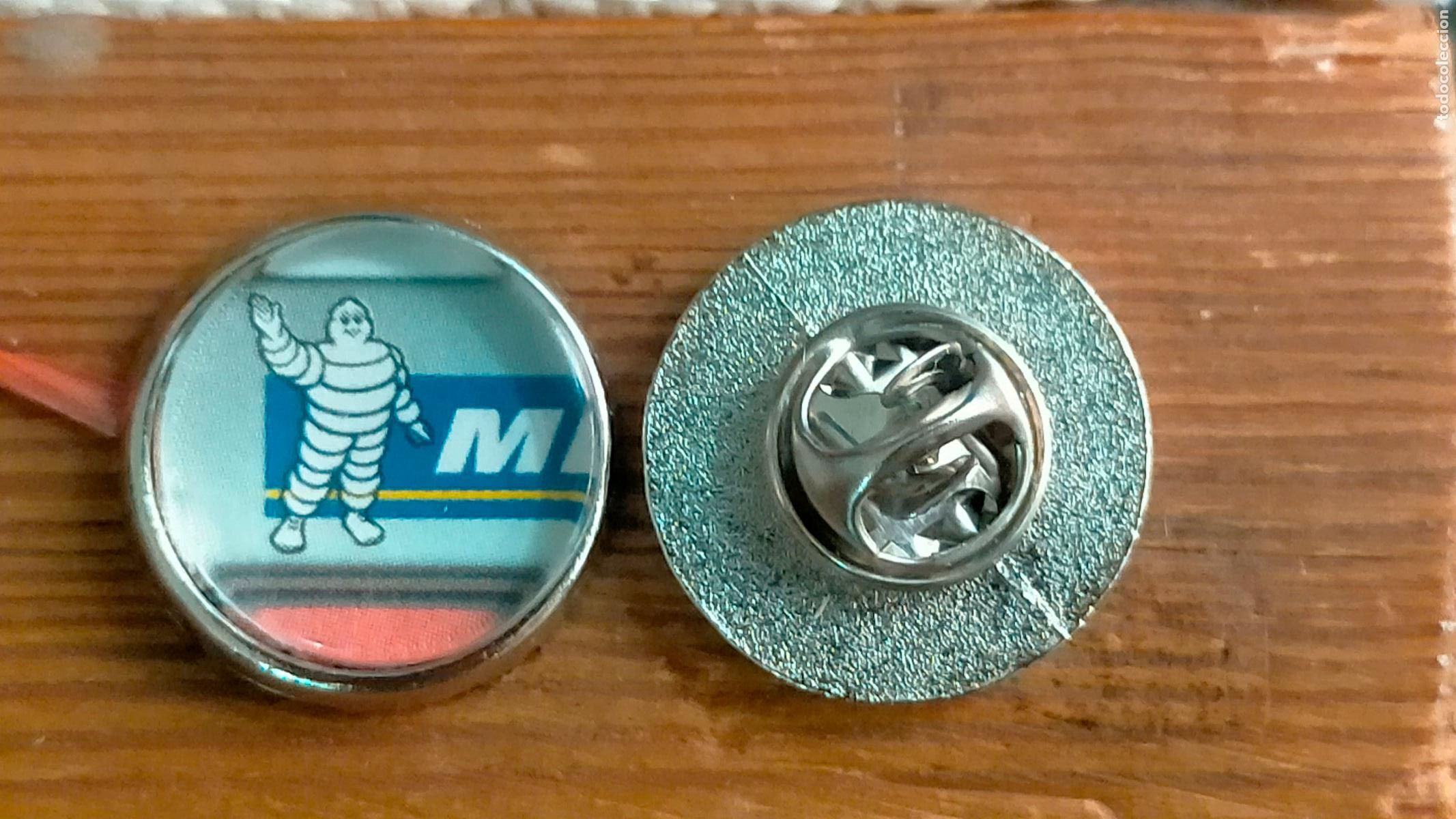 Pin's de collection: pin redondo metal - marca de coche auto motos ruedas neum&aacute;ticos Michelin