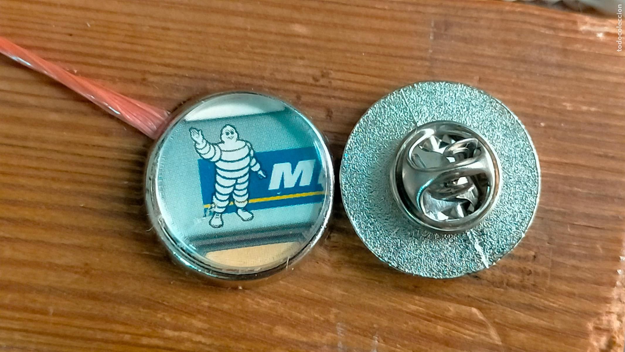 Pins de cole&ccedil;&atilde;o: pin redondo metal - marca de coche auto motos ruedas neum&aacute;ticos Michelin