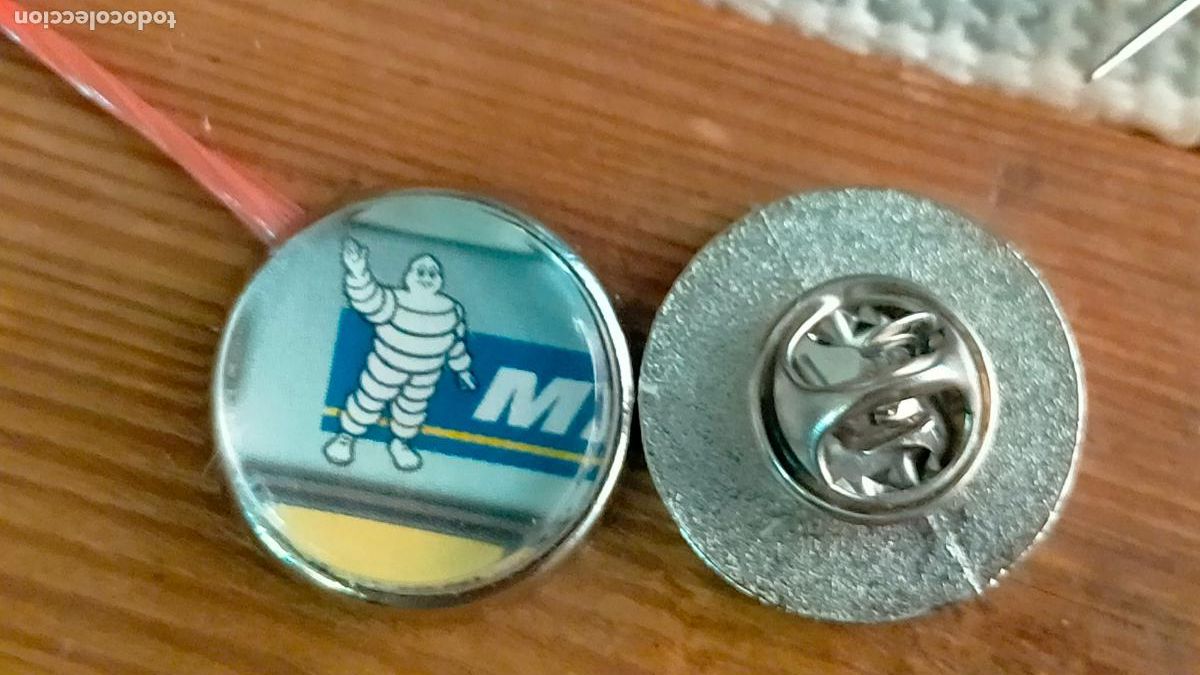 Pin's de collection: pin redondo metal - marca de coche auto motos ruedas neum&aacute;ticos Michelin