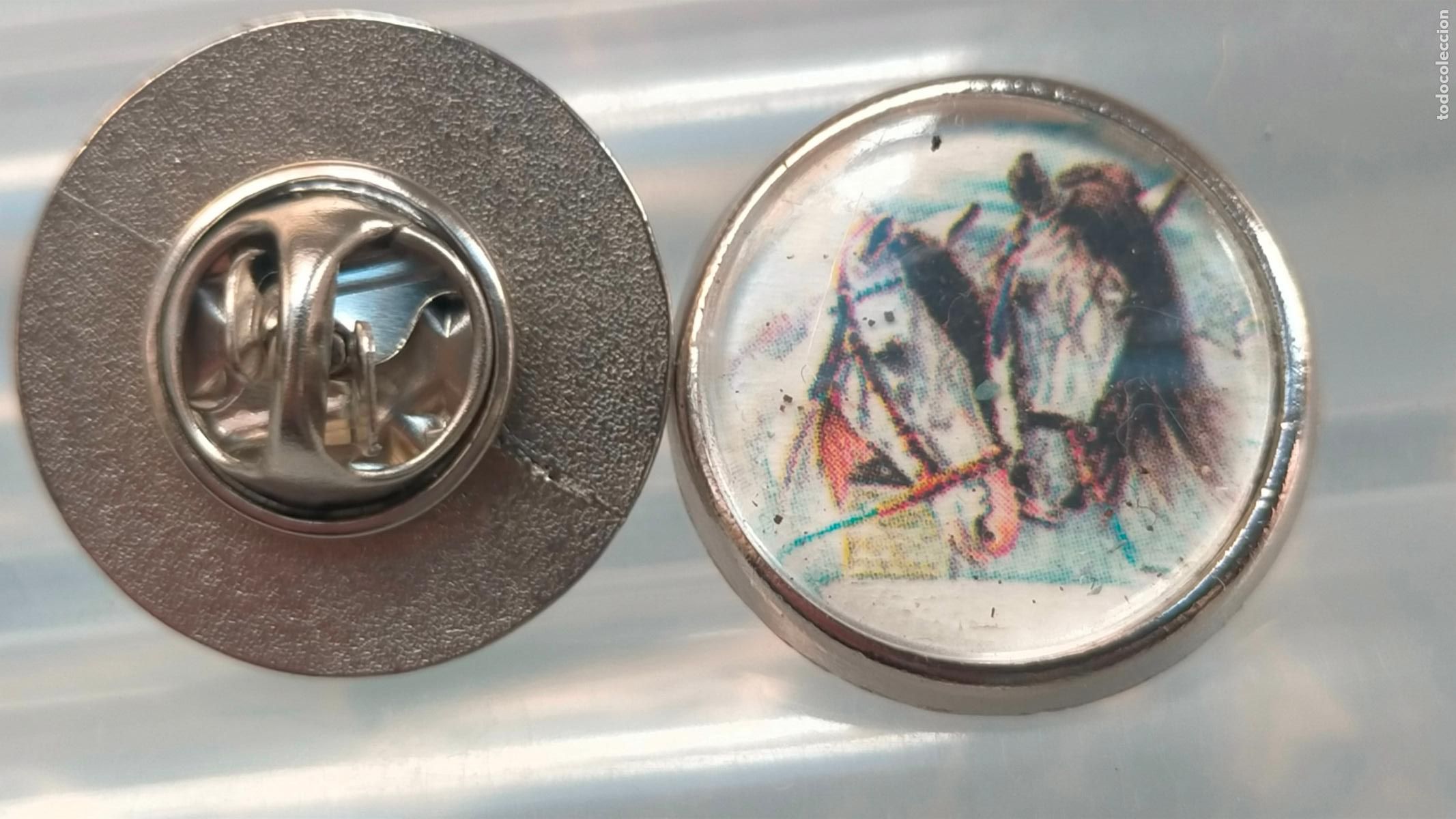 Pins e Spille di collezione: PIN REDONDO METAL - EQUITACION CABALLOS