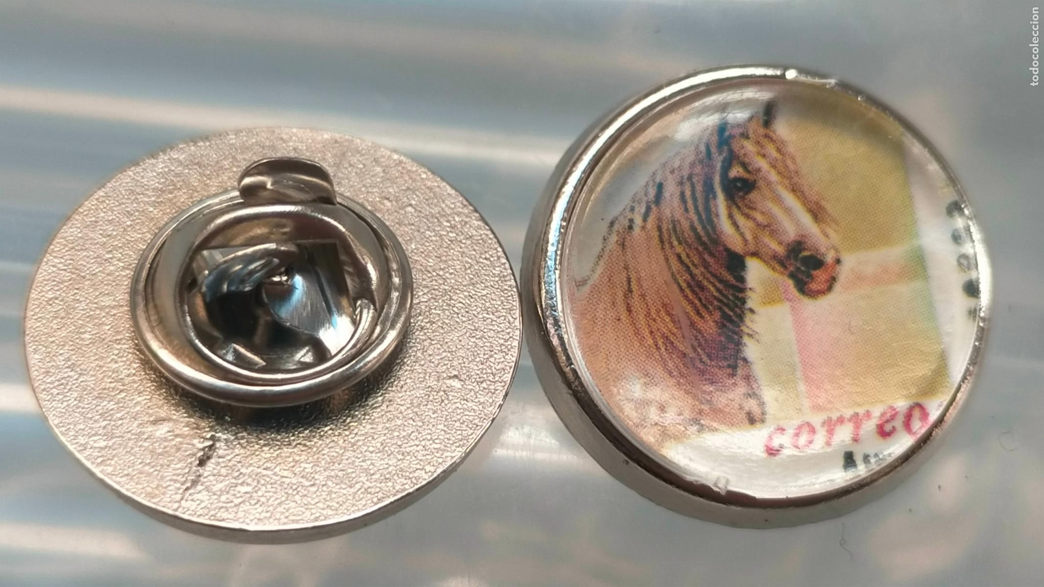 Pin's de collection: PIN REDONDO METAL - EQUITACION CABALLOS