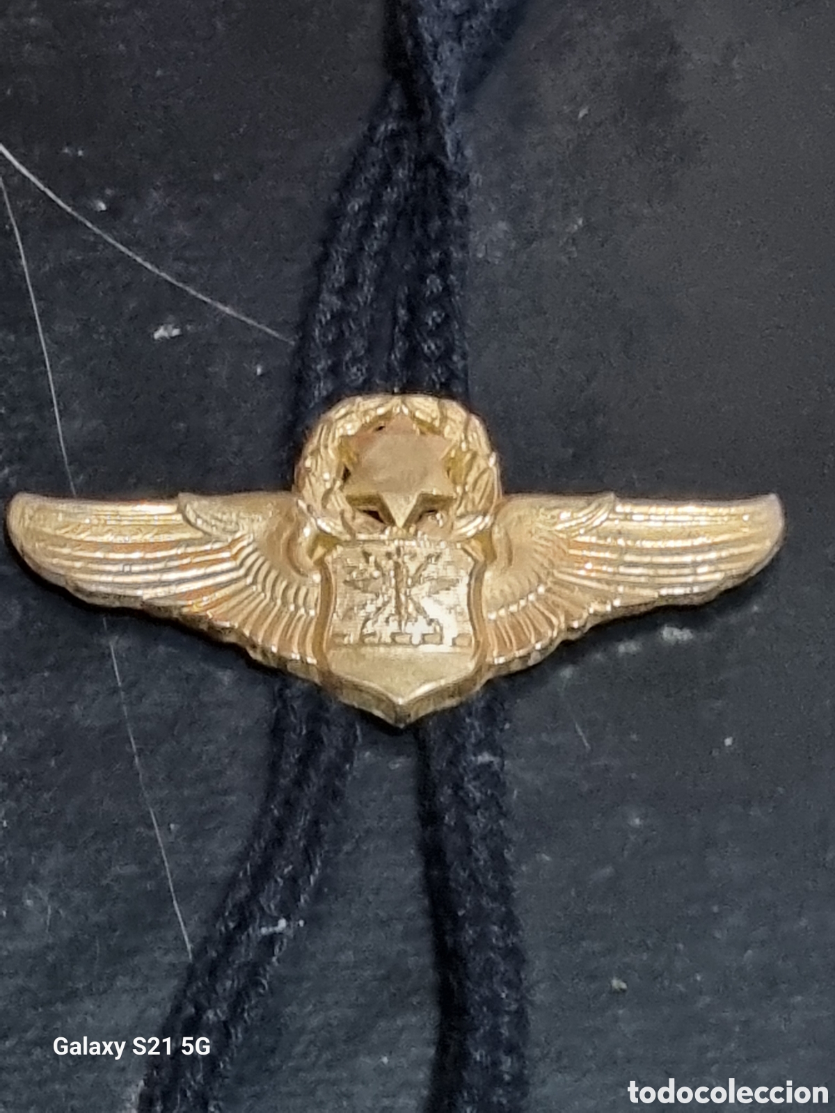 Pins de colecci&oacute;n: INSIGNIA MILITAR CON CORDON