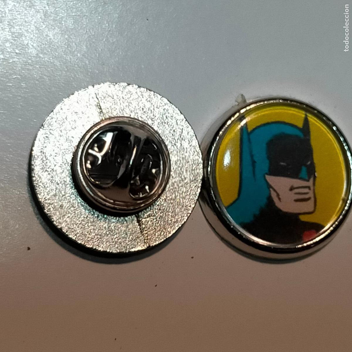 Collection pins: PIN REDONDO METAL - PIN REDONDO METAL - DIBUJOS ANIMADOS comic batman y robin SUPER HEROES