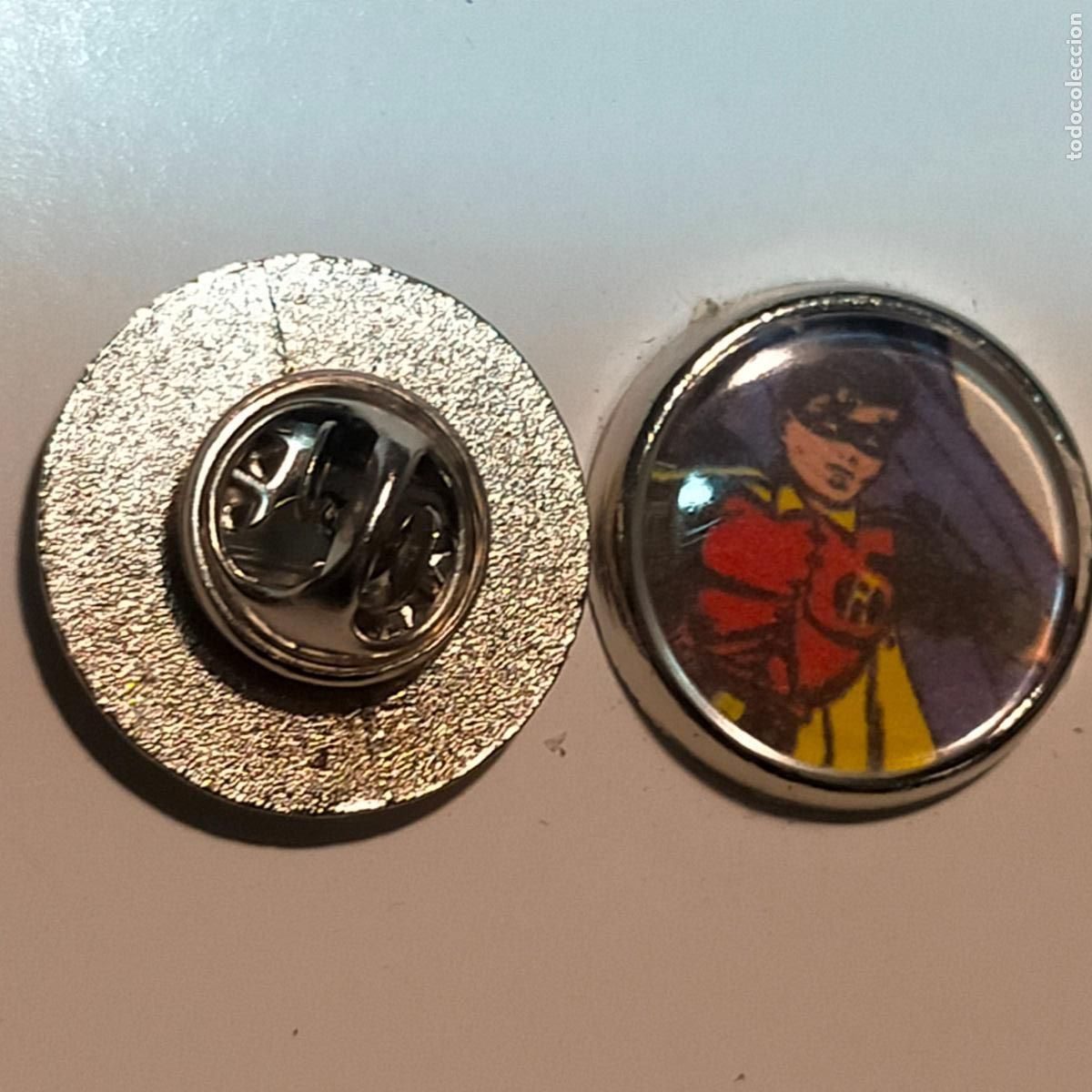 Pin's de collection: PIN REDONDO METAL - PIN REDONDO METAL - DIBUJOS ANIMADOS comic batman y robin SUPER HEROES