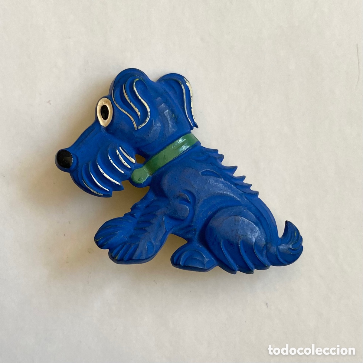 Pins de colecci&oacute;n: Antigua insignia / broche perro azul a&ntilde;os 30/40.